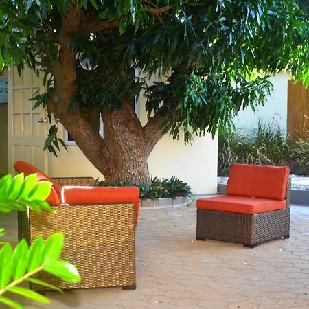 Homey Vacation And Carrental Willemstad Exterior foto