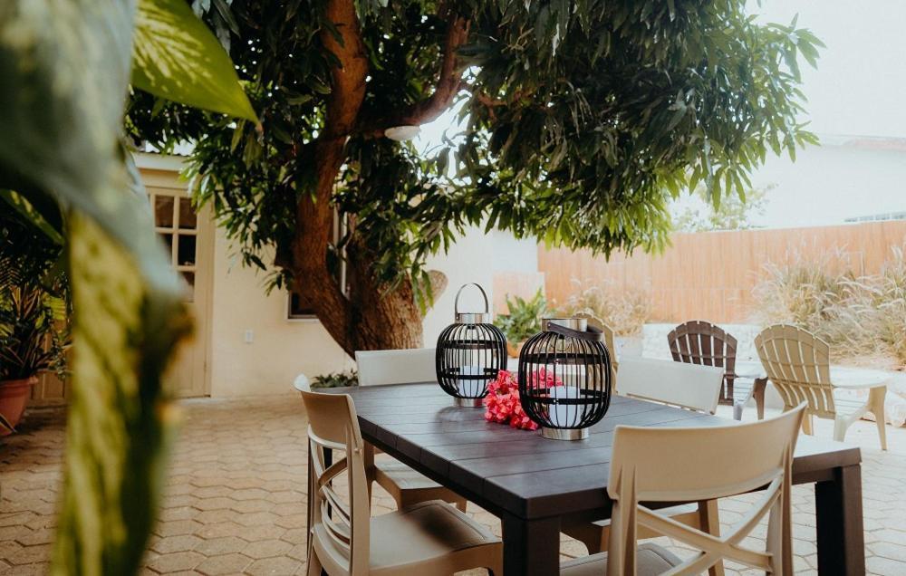 Homey Vacation And Carrental Willemstad Exterior foto
